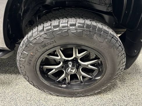 Used 2018 Toyota 4Runner TRD Off-Road w/ TRD Performance Package AWD/4WD image 17