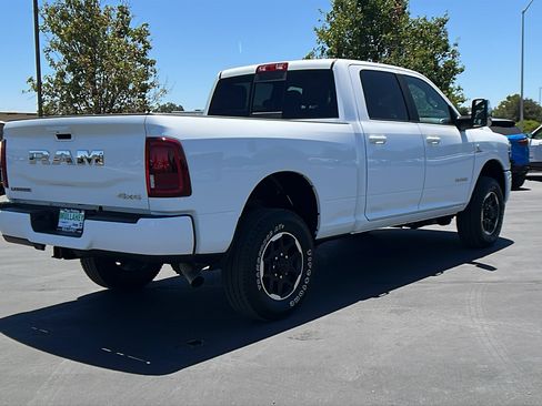 Used 2026 RAM 2500 Laramie AWD/4WD image 3