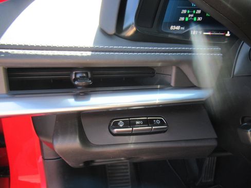 Used 2024 Chevrolet Corvette Stingray Premium Cpe w/ Z51 Performance Package RWD image 22