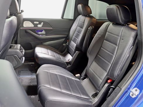 Used 2022 Mercedes-Benz GLS 450 4MATIC image 35