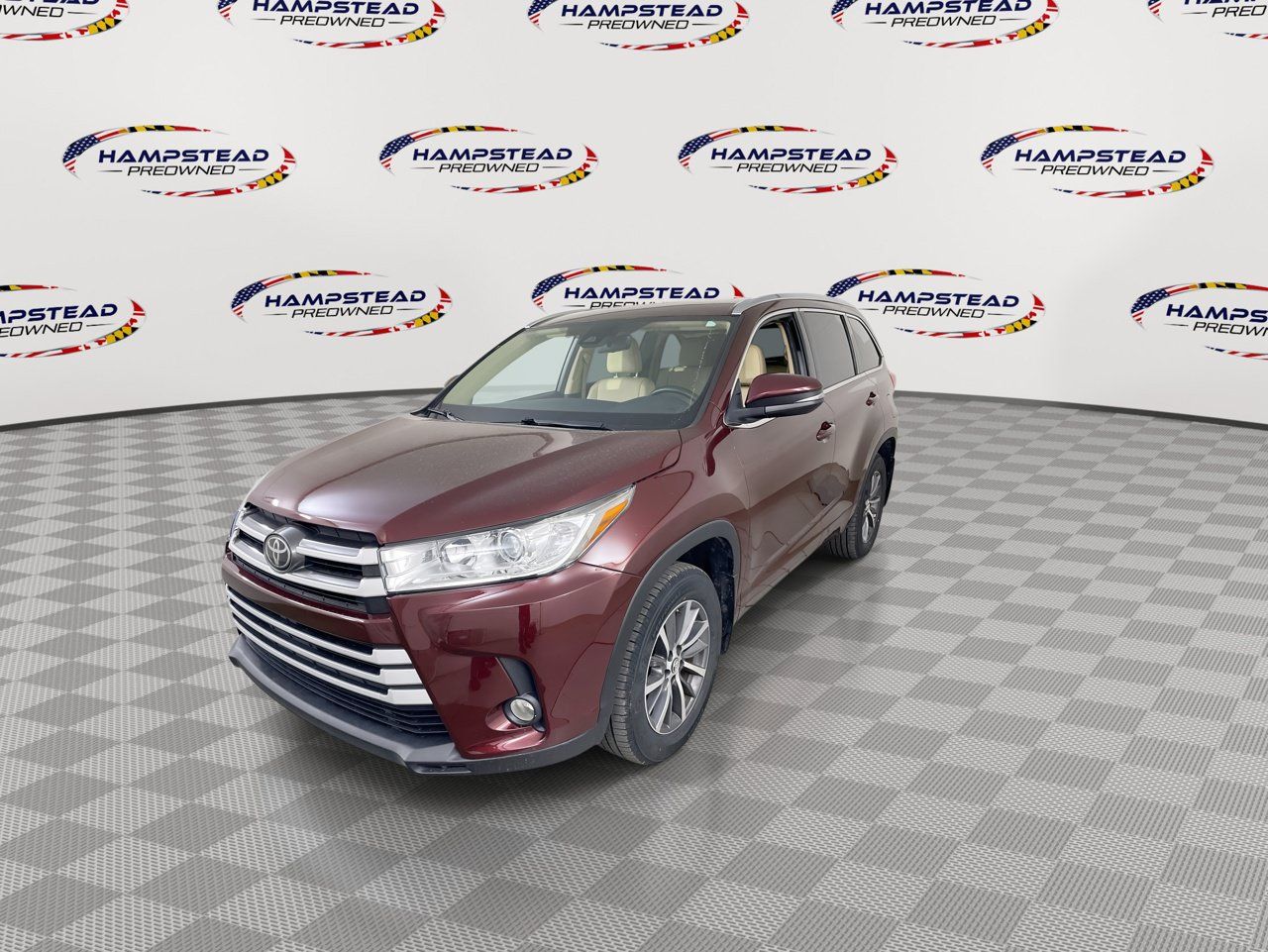 Used 2017 Toyota Highlander XLE AWD/4WD image 4