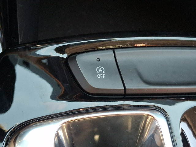Used 2025 Chevrolet Trax LT FWD image 26