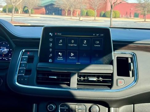 Used 2024 Chevrolet Tahoe Z71 w/ Luxury Package image 23