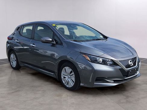 Used 2022 Nissan Leaf S image 3