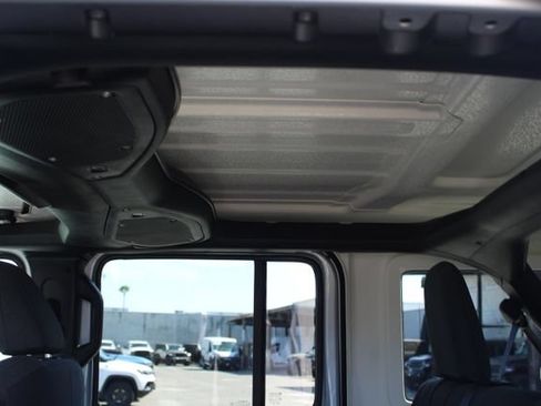 Used 2024 Jeep Wrangler Unlimited Sahara AWD/4WD image 37
