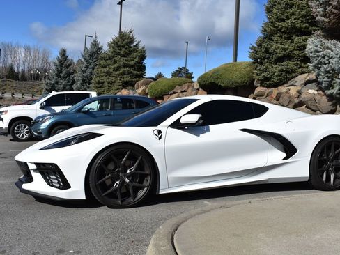 Used 2021 Chevrolet Corvette Stingray Preferred Cpe w/ Z51 Performance Package image 2
