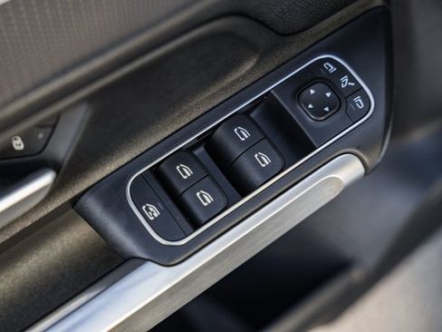 Used 2022 Mercedes-Benz GLB 250 GLB 250 image 39