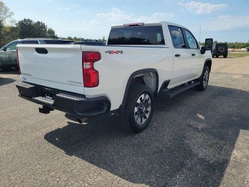 Used 2022 Chevrolet Silverado 2500 Custom w/ Custom Value Package AWD/4WD image 7