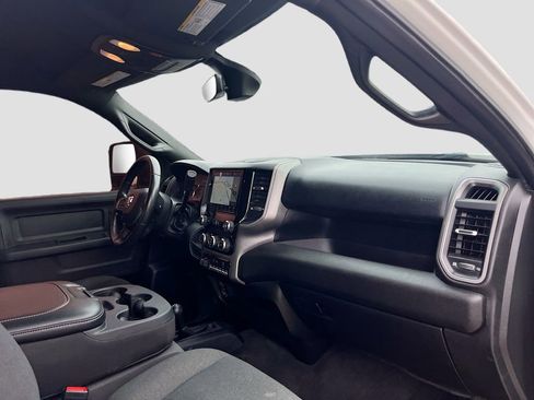 Used 2024 RAM 2500 Tradesman w/ Chrome Appearance Group image 27