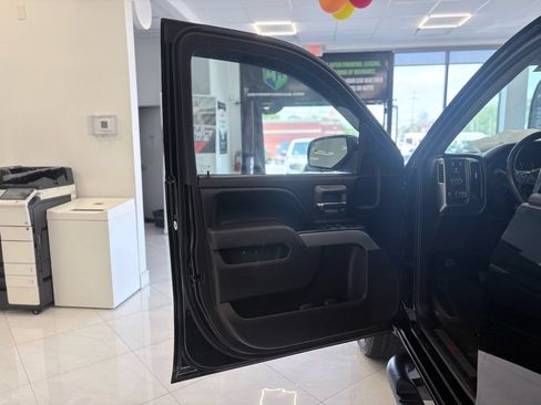 Used 2017 Chevrolet Silverado 1500 LT w/ Midnight Edition AWD/4WD image 33