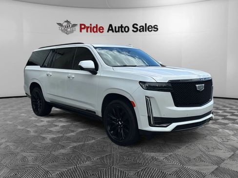 Used 2023 Cadillac Escalade ESV Sport AWD/4WD image 3