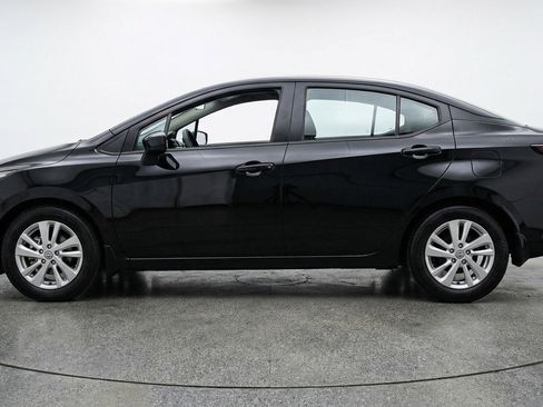 Used 2025 Nissan Versa SV image 5