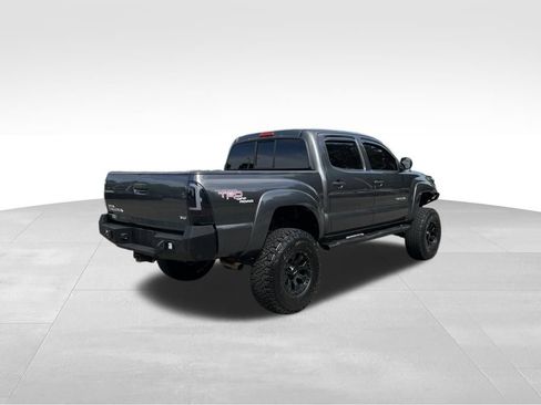 Used 2011 Toyota Tacoma 4x4 Double Cab w/ TRD Off-Road Pkg w/JBL Audio image 5