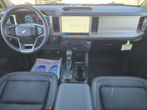 New 2025 Ford Bronco Outer Banks w/ Sasquatch Package image 8