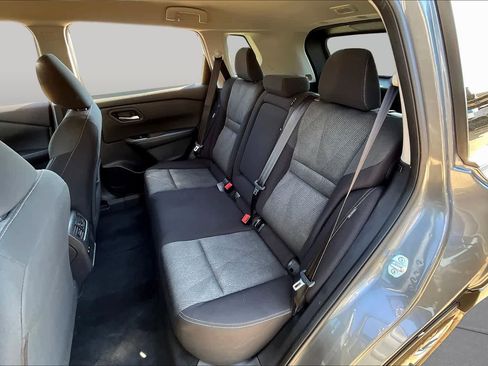 Used 2025 Nissan Rogue SV AWD/4WD image 17
