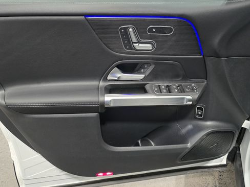 New 2026 Mercedes-Benz GLB 250 4MATIC image 11
