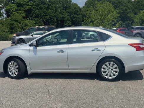 Used 2017 Nissan Sentra SV FWD image 6