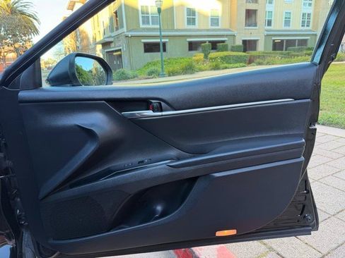 Used 2018 Toyota Camry SE FWD image 47