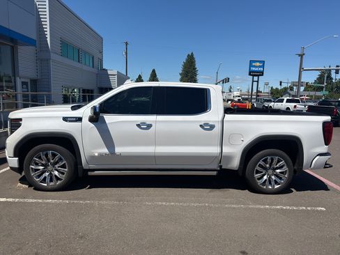 Used 2023 GMC Sierra 1500 Denali AWD/4WD image 4