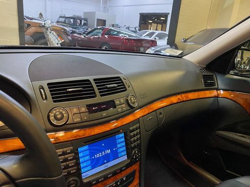 Used 2008 Mercedes-Benz E 350 Sedan image 12