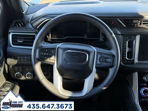 Used 2023 GMC Yukon XL Denali image 15
