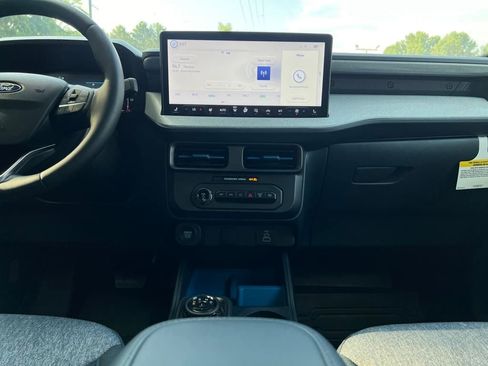 New 2025 Ford Maverick XLT w/ XLT Luxury Package AWD/4WD image 25