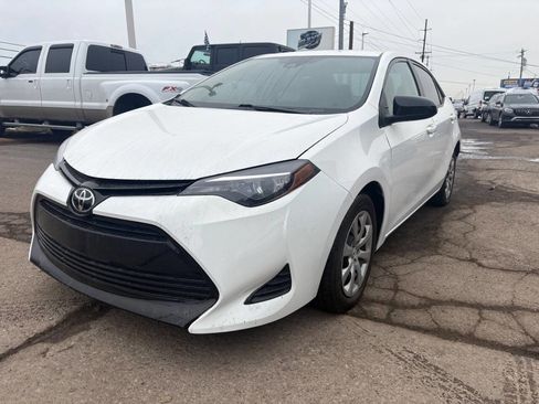 Used 2019 Toyota Corolla LE image 1