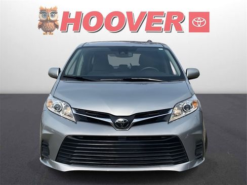 Used 2018 Toyota Sienna LE image 7