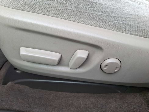 Used 2014 Toyota Sienna LE image 12