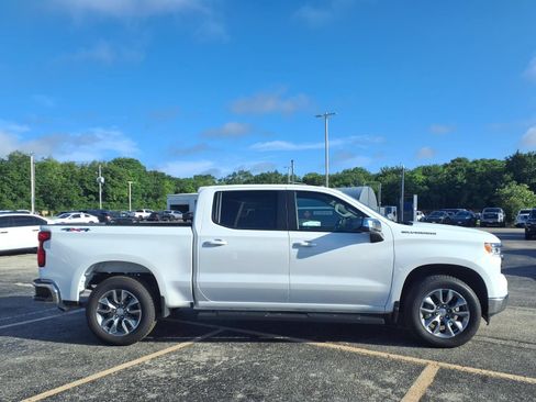 Used 2025 Chevrolet Silverado 1500 LT AWD/4WD image 21