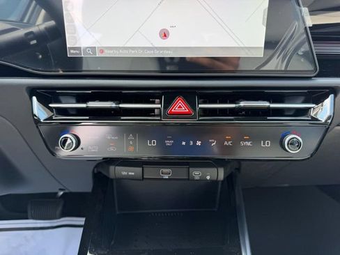 New 2026 Kia Niro EX FWD image 13