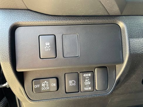 Used 2023 Toyota Tacoma TRD Sport AWD/4WD image 17