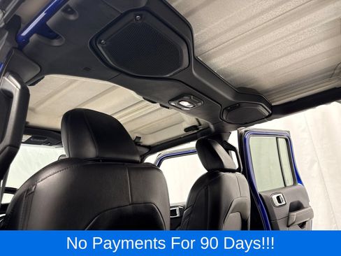 Used 2018 Jeep Wrangler Unlimited Sahara w/ Cold Weather Group AWD/4WD image 26