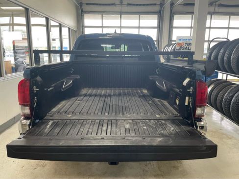 Used 2019 Toyota Tacoma TRD Off-Road AWD/4WD image 35