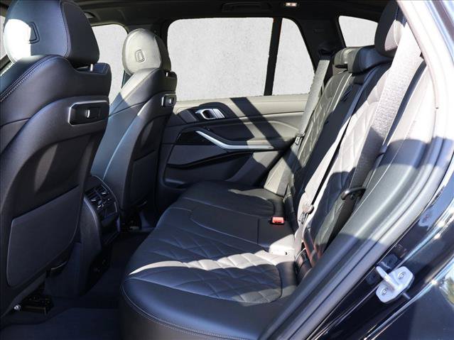 Used 2026 BMW X5 xDrive40i w/ M Sport Package AWD/4WD image 17