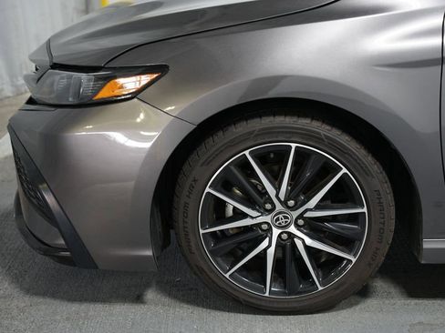 Used 2023 Toyota Camry SE FWD image 5