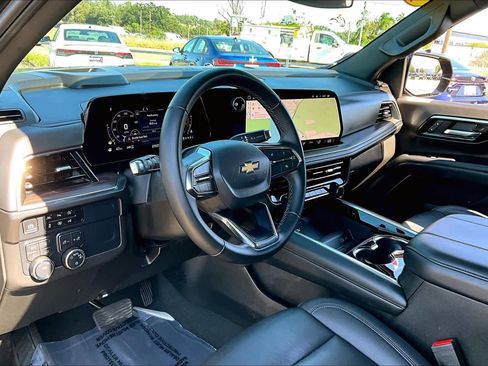 Used 2025 Chevrolet Tahoe LT AWD/4WD image 17
