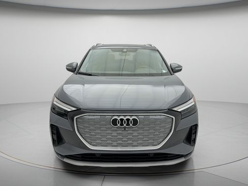 Used 2023 Audi Q4 e-tron Premium Plus w/ Premium Plus RWD image 2