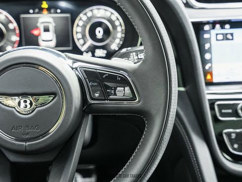 Used 2024 Bentley Bentayga Extended Wheelbase AWD/4WD image 22