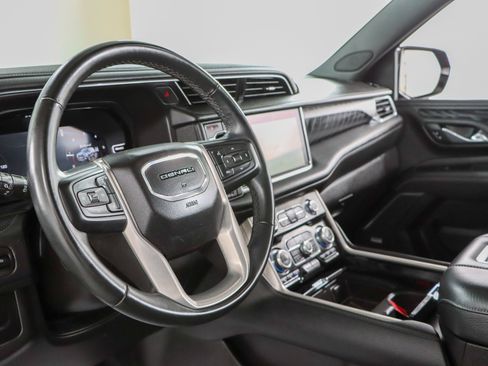 Used 2023 GMC Yukon XL Denali AWD/4WD image 26