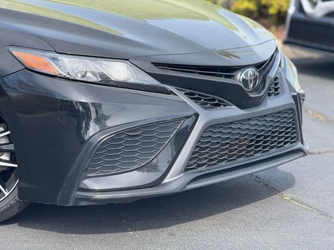 Used 2022 Toyota Camry SE image 6