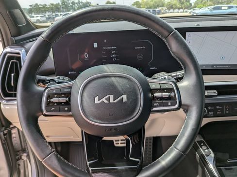 Certified 2025 Kia Sorento SX Prestige AWD/4WD image 33