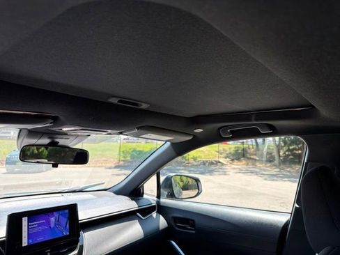 Used 2023 Toyota Corolla Cross AWD Hybrid w/ Moonroof Package image 14