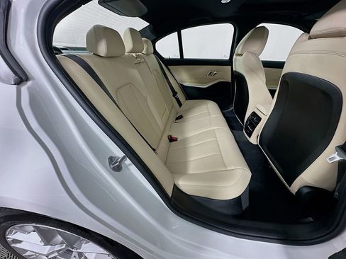 Used 2025 BMW 330i Sedan w/ Convenience Package image 28