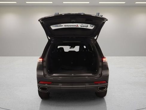 Certified 2023 Jeep Grand Cherokee Overland AWD/4WD image 21