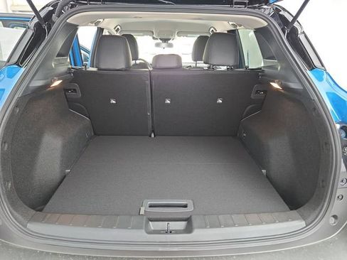 New 2026 Nissan Kicks SR FWD image 12