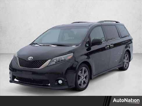 Used 2015 Toyota Sienna SE Premium image 1