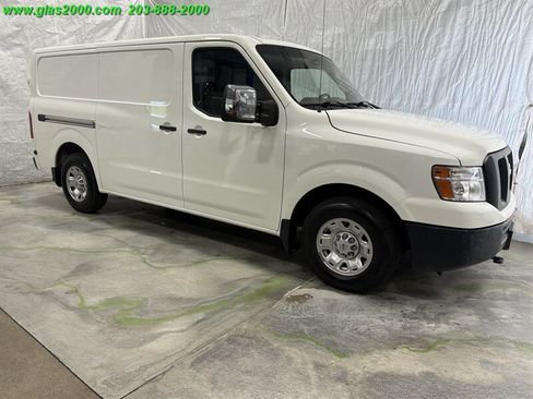 Used 2021 Nissan NV 3500 SV RWD image 2