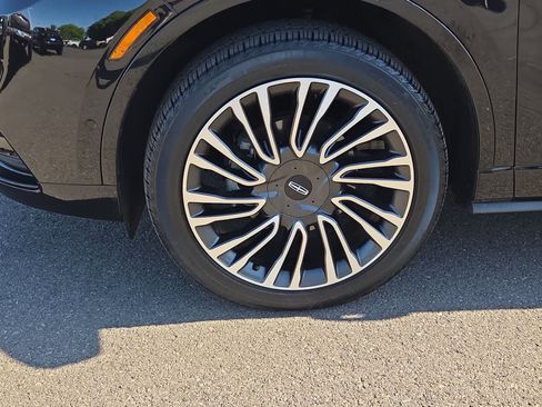 Used 2022 Lincoln Corsair Reserve w/ Equipment Group 201A AWD/4WD image 16