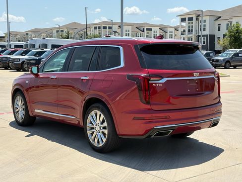 Used 2020 Cadillac XT6 Premium Luxury FWD image 5